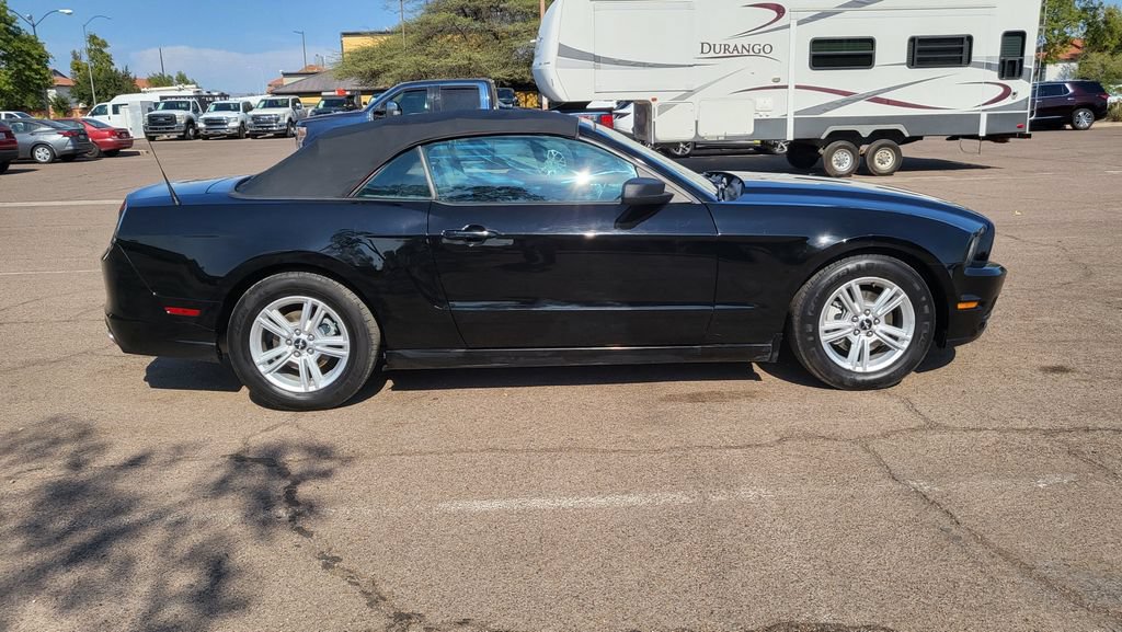 Used 2014 Ford Mustang Convertible RWD image 12