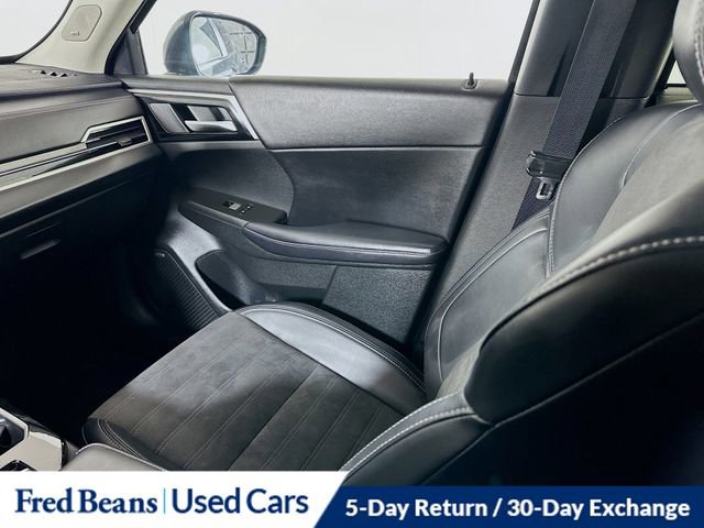 Used 2025 Mitsubishi Outlander SE image 25