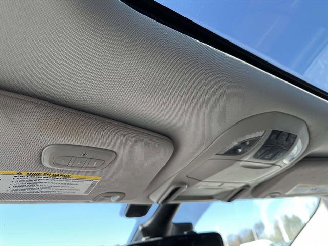 Used 2017 Chrysler Pacifica Limited image 21