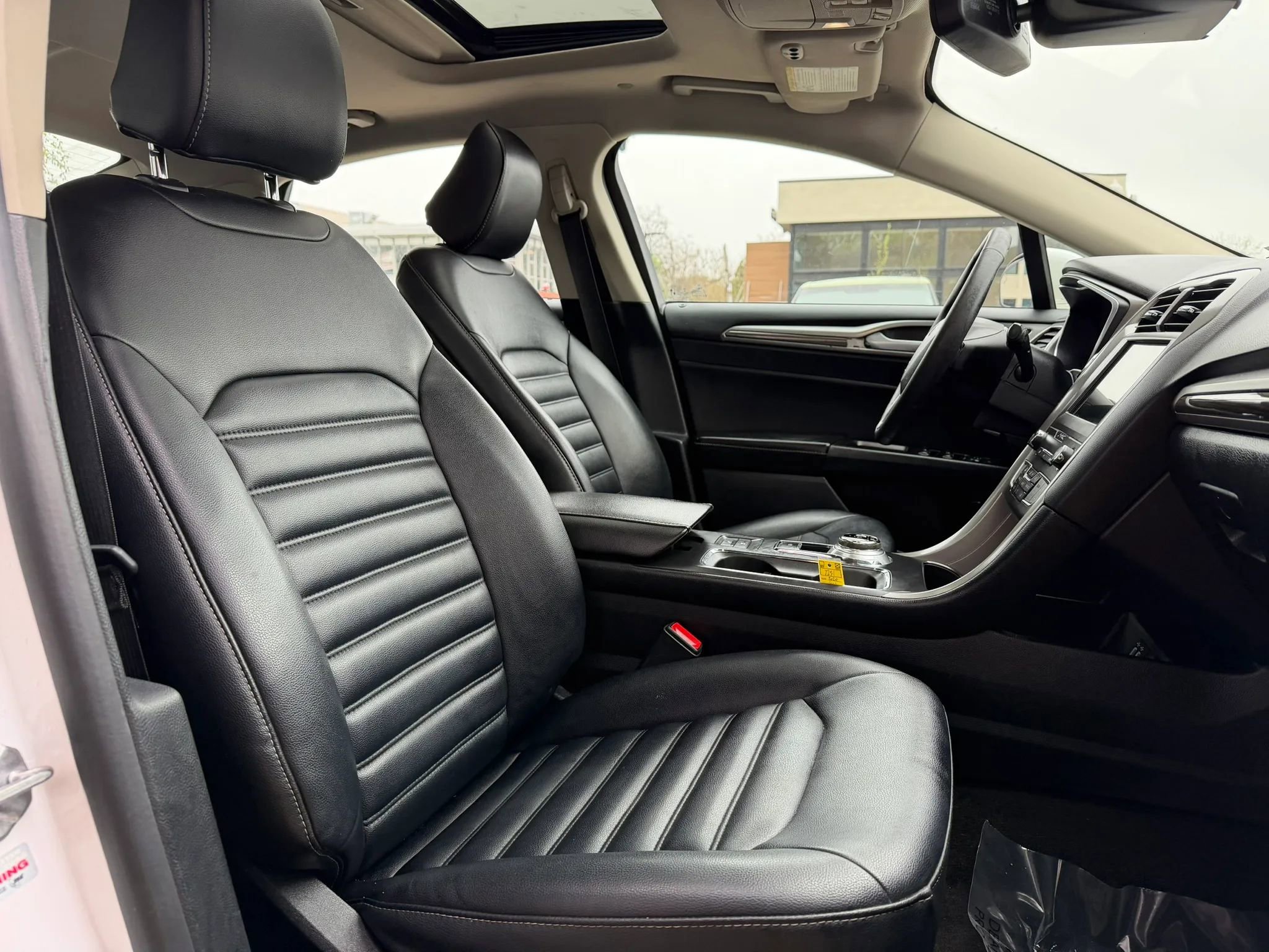 Used 2020 Ford Fusion SEL image 16