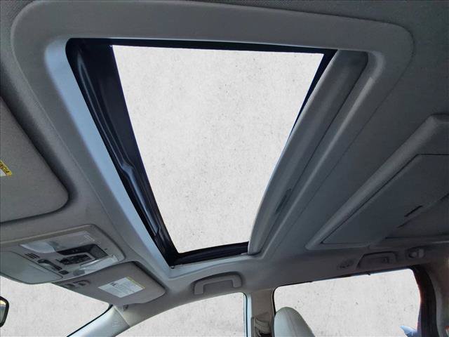 Used 2019 Toyota Sienna Limited Premium FWD image 16
