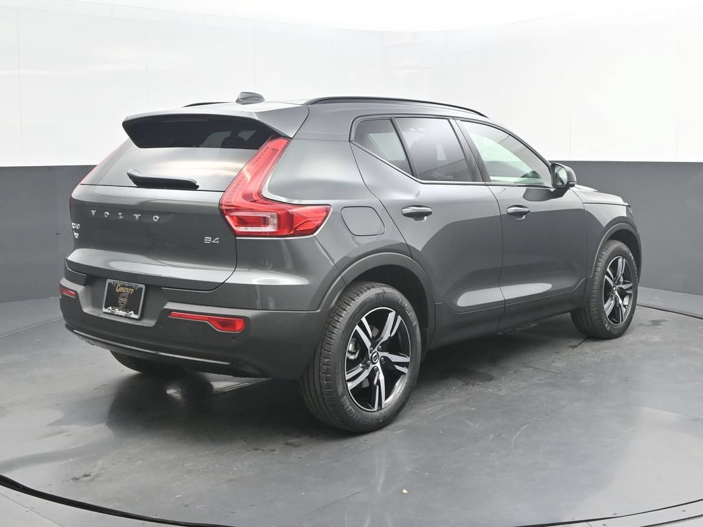 New 2026 Volvo XC40 B4 Core w/ Protection Package Premier FWD image 7
