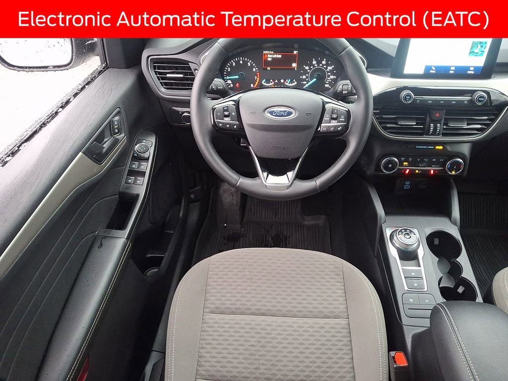 Used 2022 Ford Escape SE w/ Cold Weather Package image 11