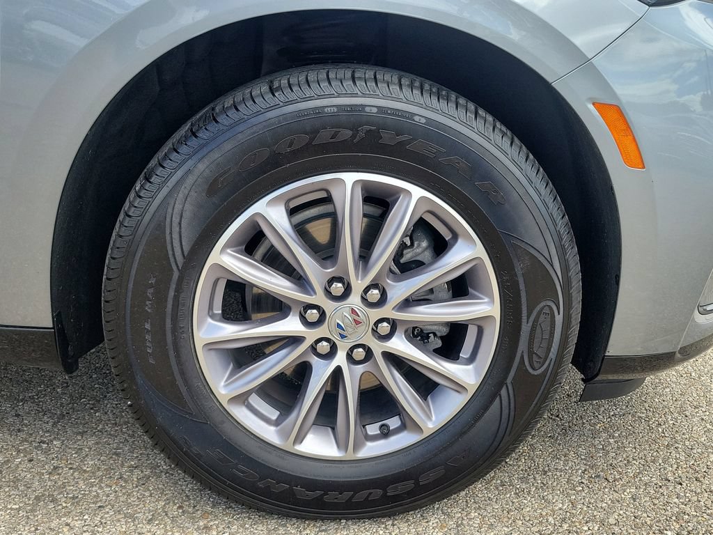 Used 2023 Buick Enclave Essence FWD image 5