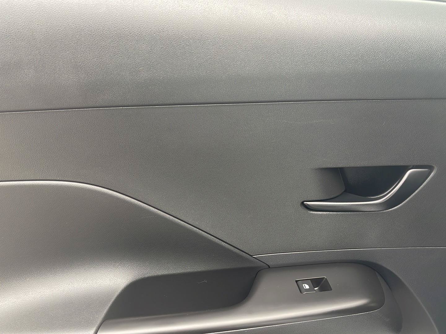 Certified 2025 Hyundai Kona SEL AWD/4WD image 22