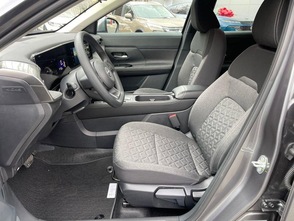 New 2025 Nissan Kicks SV w/ Illumination Package image 17