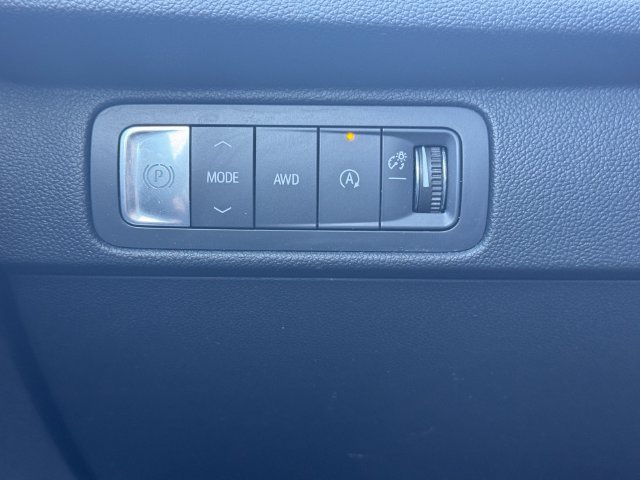 Used 2025 Chevrolet Traverse LT w/ LPO, Floor Liner Package AWD/4WD image 26