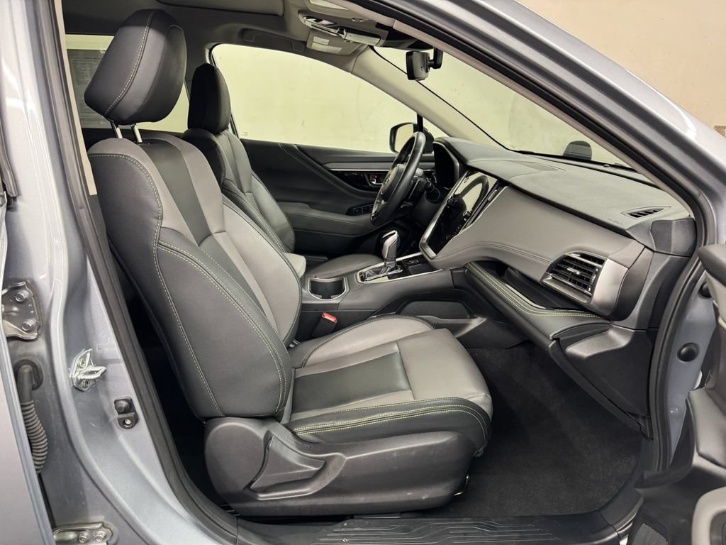 Used 2025 Subaru Outback Onyx Edition AWD/4WD image 26
