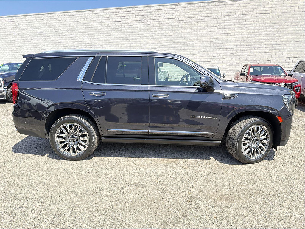 Used 2023 GMC Yukon Denali Ultimate AWD/4WD image 4