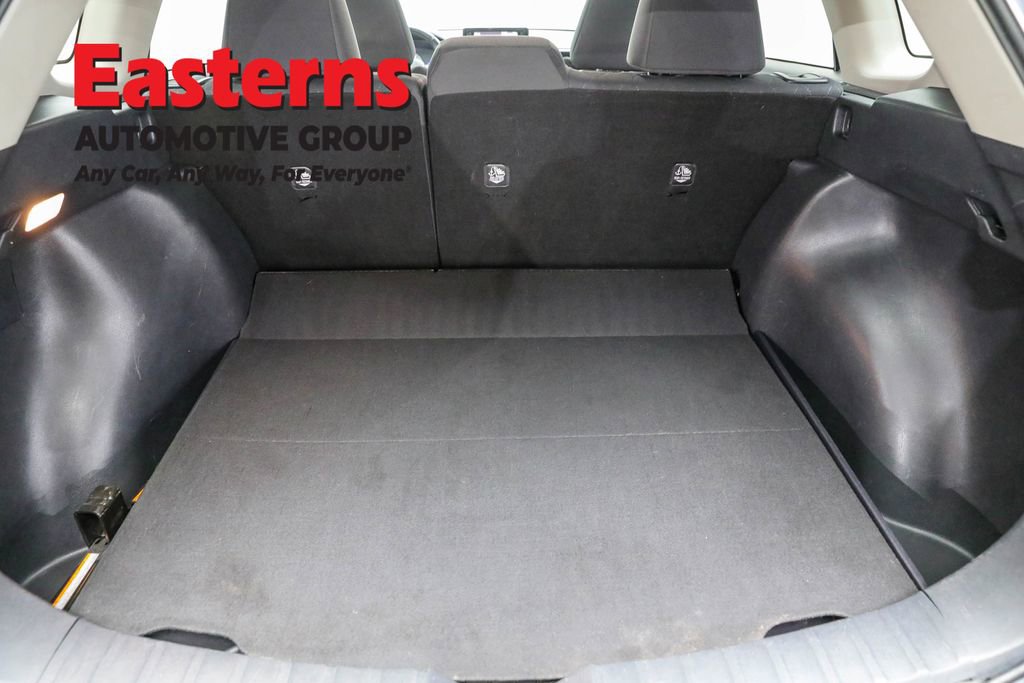 Used 2022 Toyota Corolla Cross LE image 9