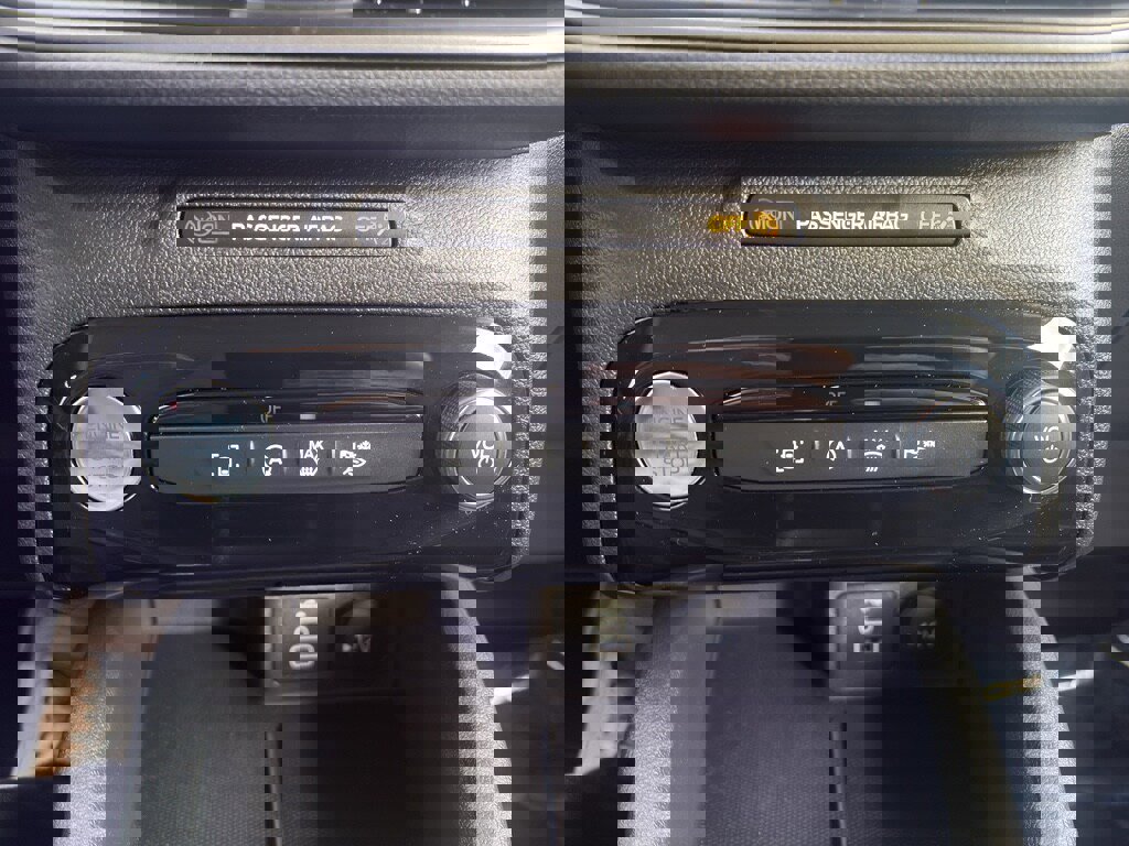 Used 2025 Ford Escape Active w/ Tech Pack #1 image 11