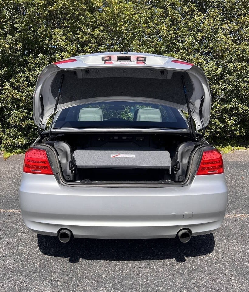 Used 2011 BMW 335i Convertible RWD image 10