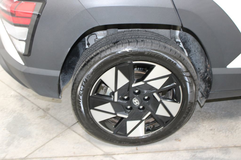 Used 2024 Hyundai Kona SEL w/ Convenience Package image 48