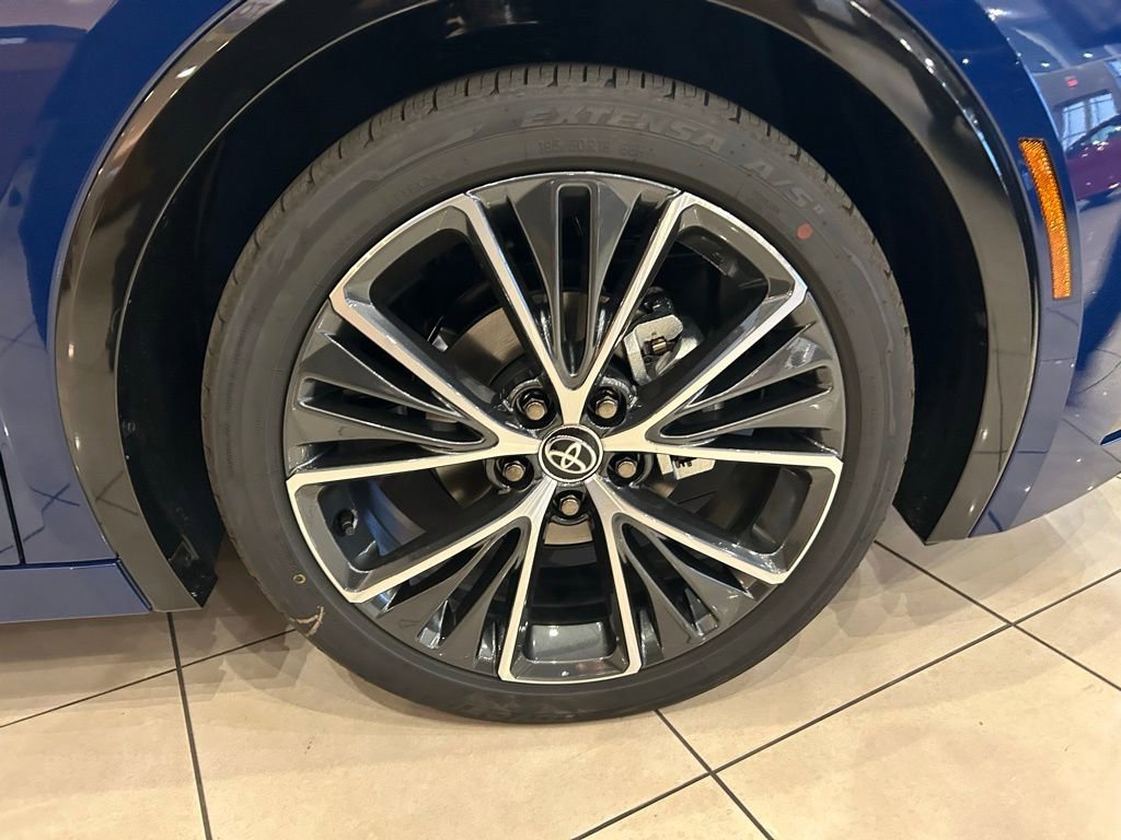 New 2026 Toyota Prius Limited FWD image 6