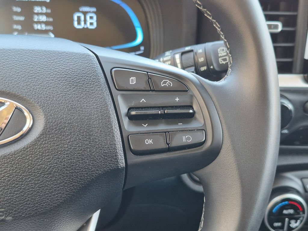 Used 2025 Hyundai Venue SEL FWD image 22