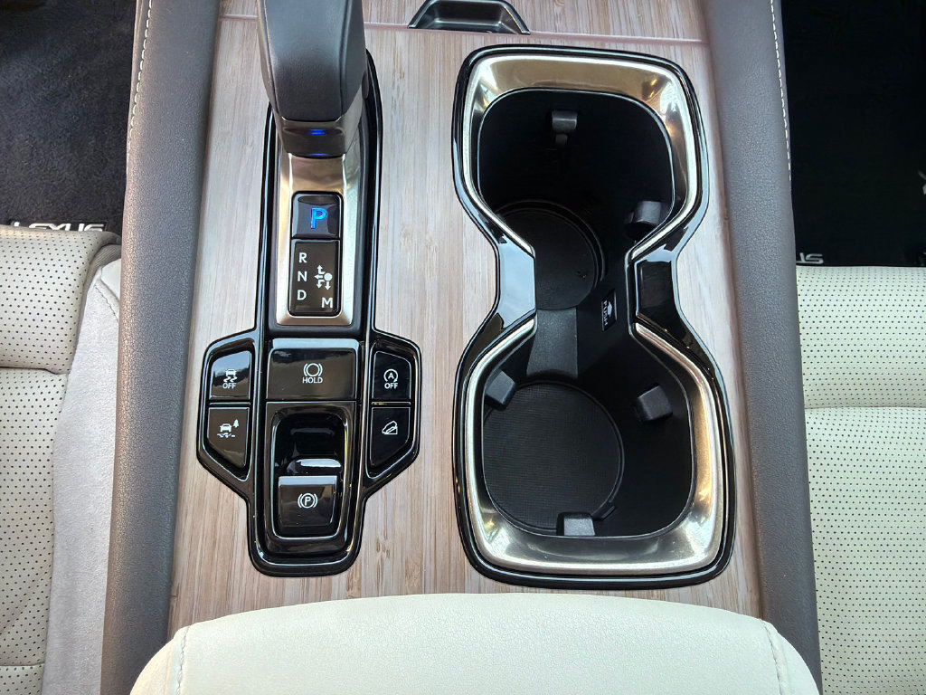 Used 2025 Lexus RX 350 AWD w/ Convenience Package image 33