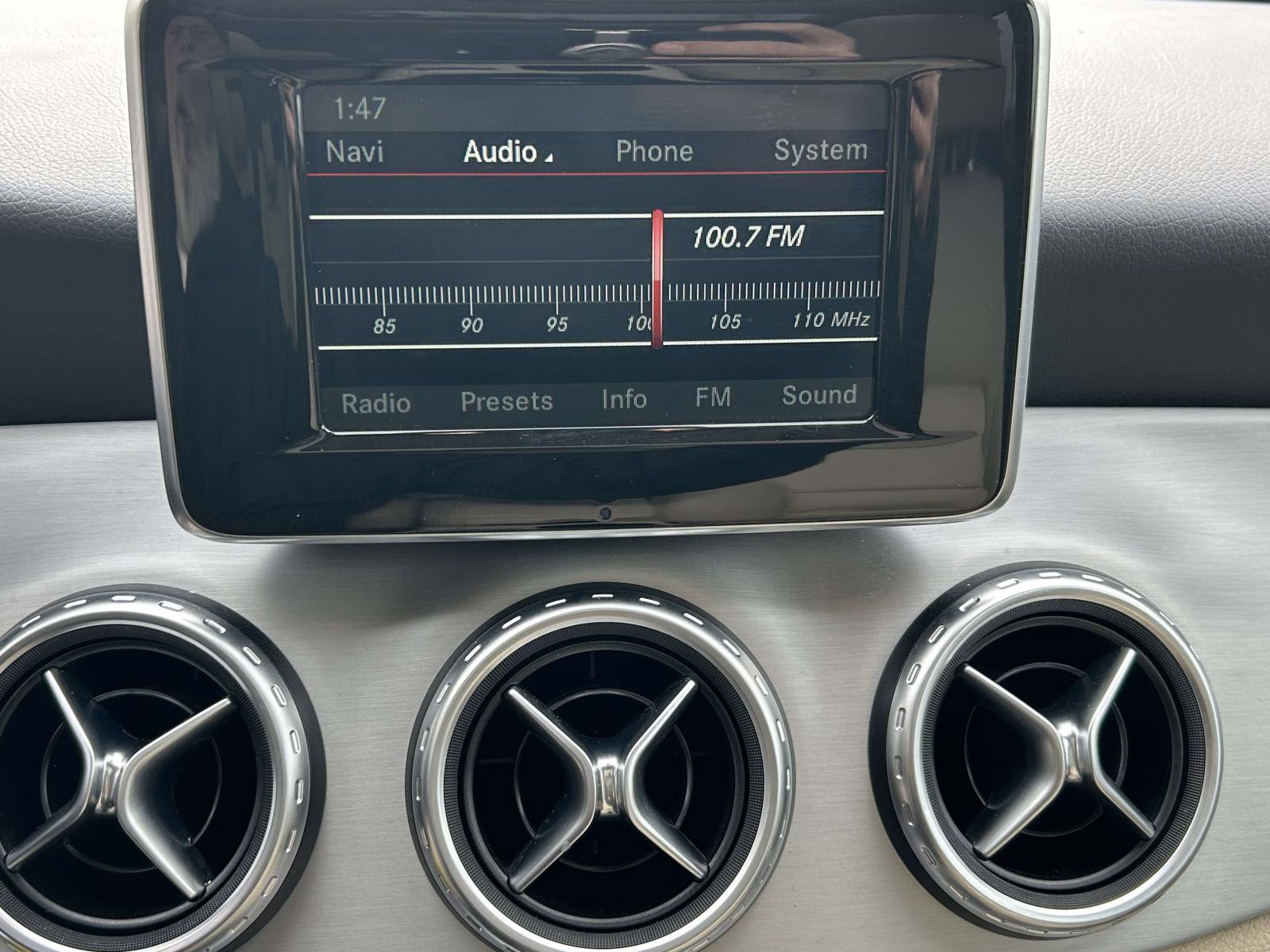 Used 2015 Mercedes-Benz GLA 250 4MATIC image 26