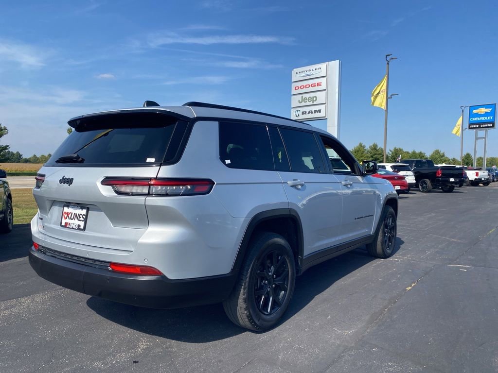 Used 2024 Jeep Grand Cherokee L Laredo image 8