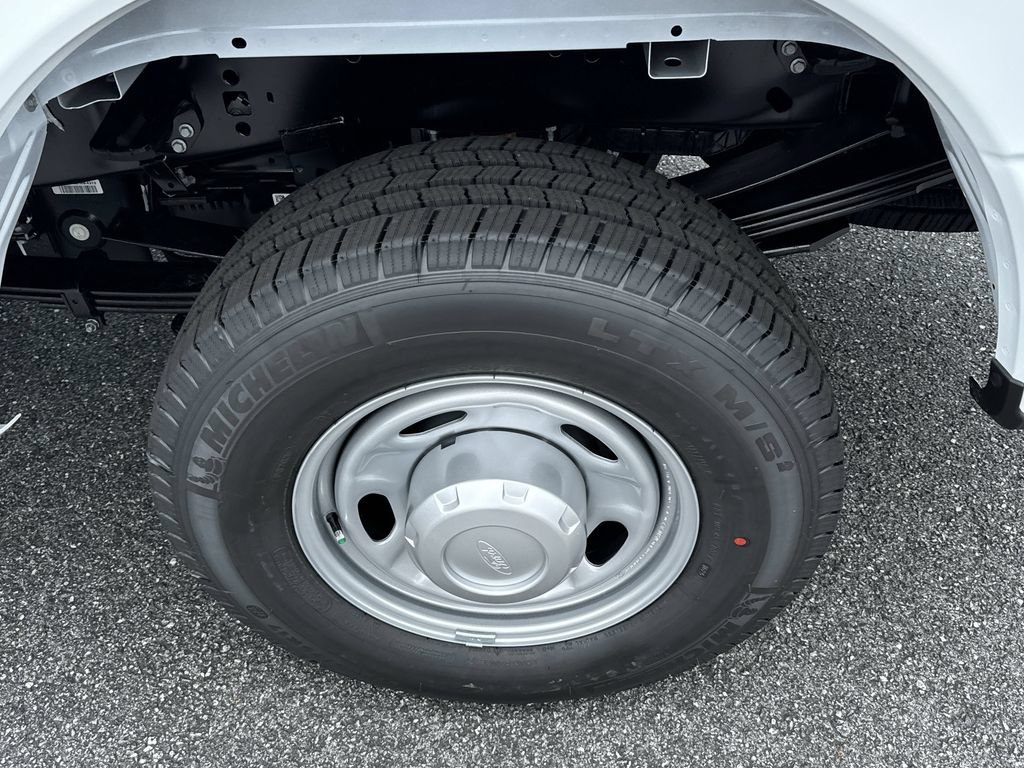 New 2025 Ford F250 XL w/ 360-Degree Camera Package RWD image 15