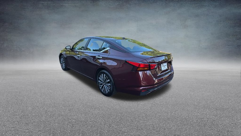 Used 2025 Nissan Altima 2.5 SV FWD image 5