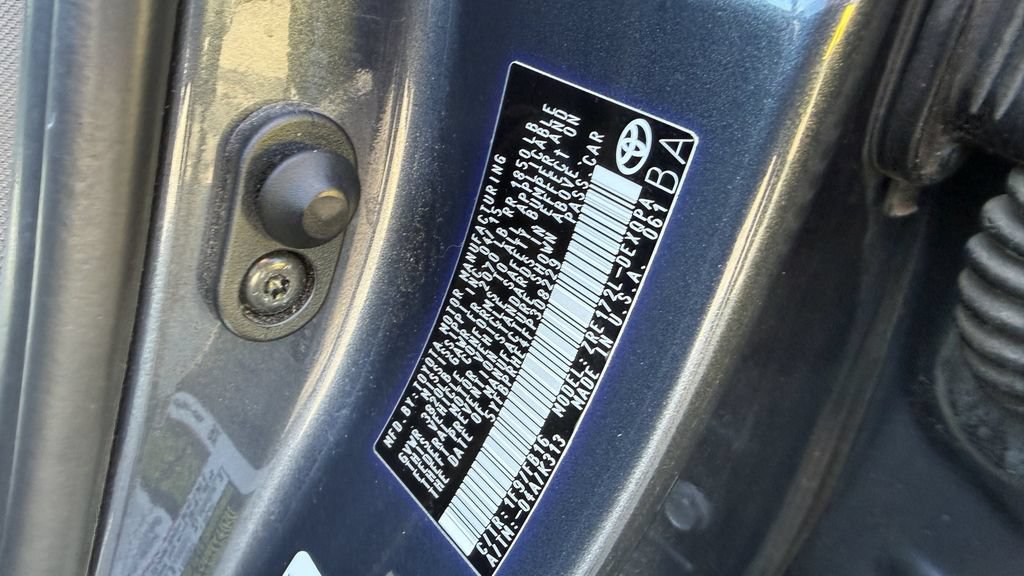 Used 2015 Toyota Corolla LE w/ Body Protection Package #1 FWD image 6