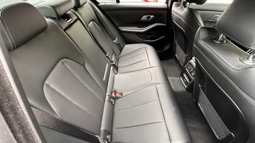Used 2023 BMW 330i Sedan w/ M Sport Package RWD image 7
