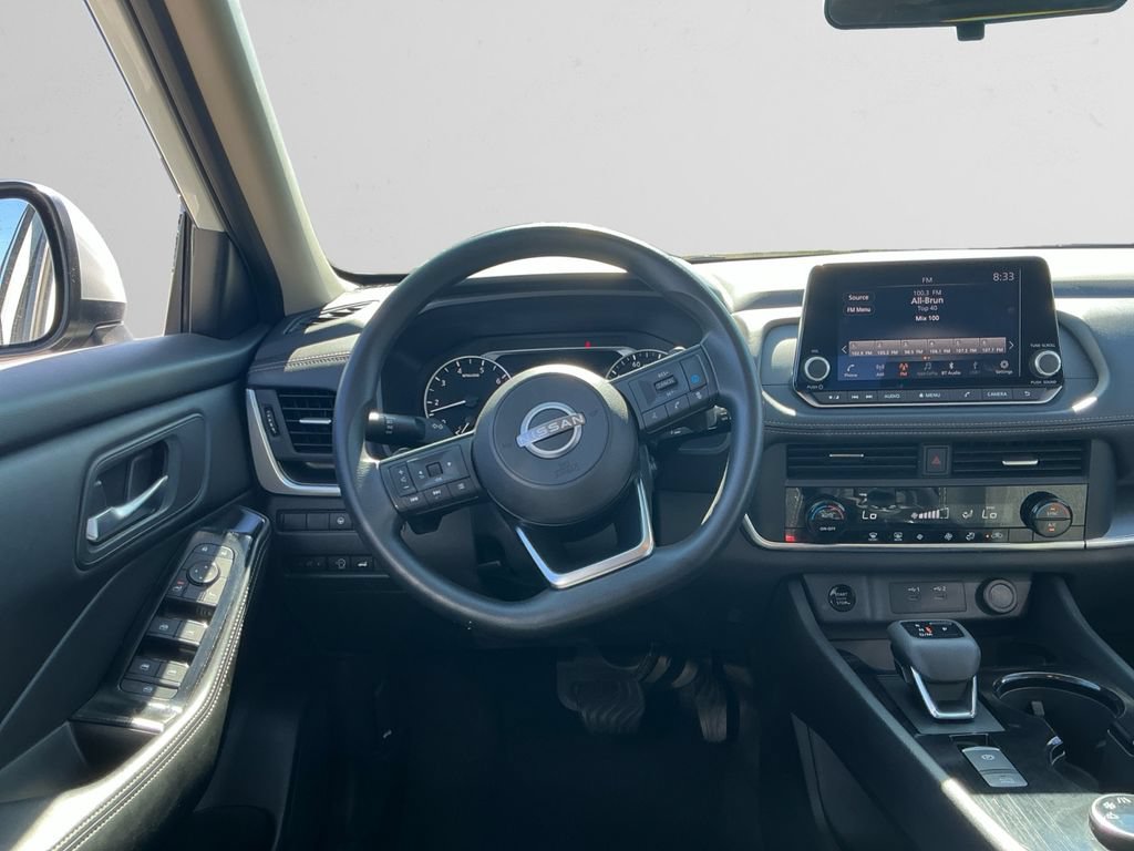 Used 2024 Nissan Rogue SV AWD/4WD image 12