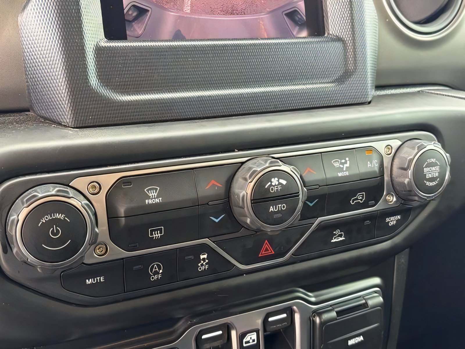 Used 2022 Jeep Gladiator Sport AWD/4WD image 27