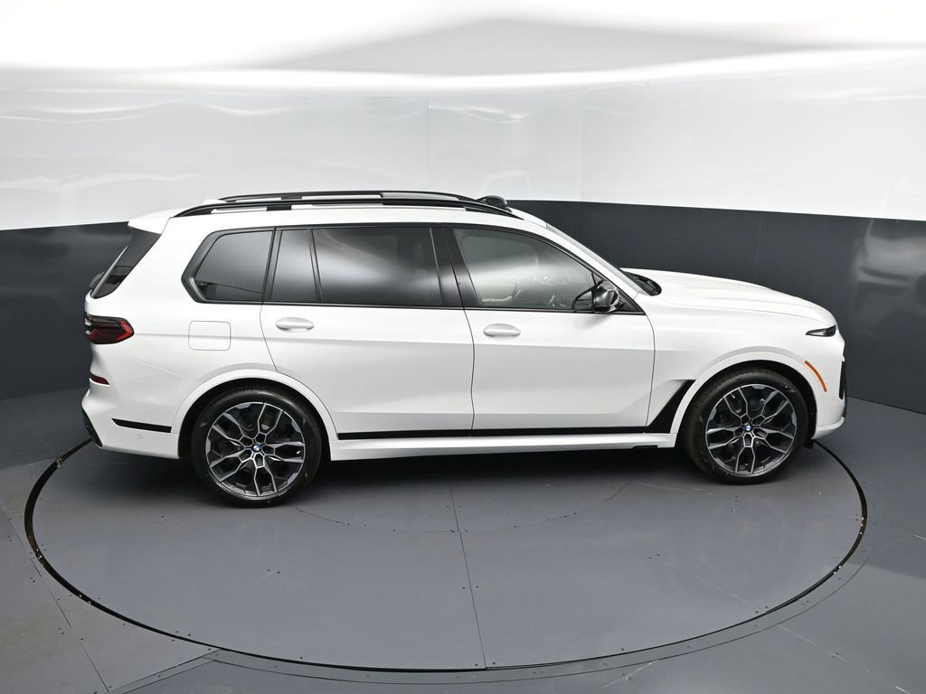 New 2026 BMW X7 M60i image 36