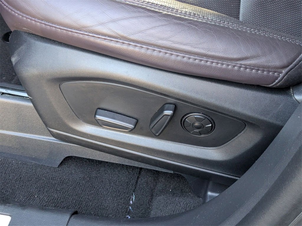 Used 2025 Ford Explorer Platinum w/ LUX Leather Package image 16