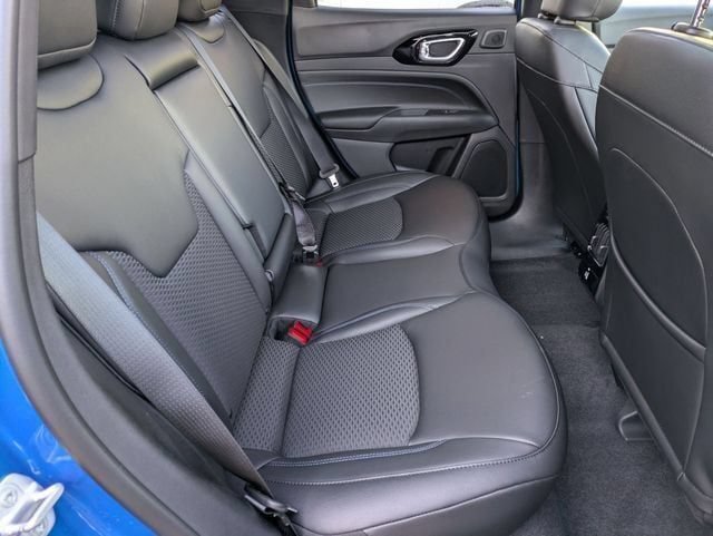 New 2026 Jeep Compass Latitude w/ Sun and Sound Group AWD/4WD image 33
