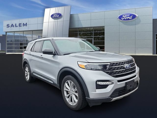 Certified 2023 Ford Explorer XLT w/ Equipment Group 202A AWD/4WD image 1