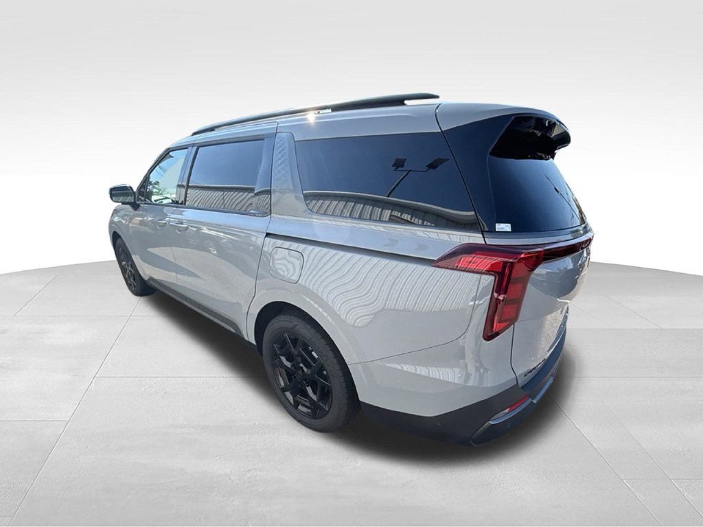 Certified 2026 Kia Carnival SX FWD image 3