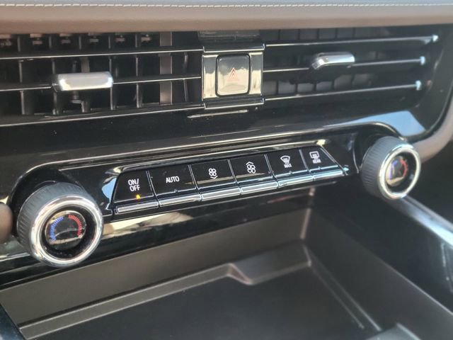 Used 2025 Chevrolet Suburban LS image 28