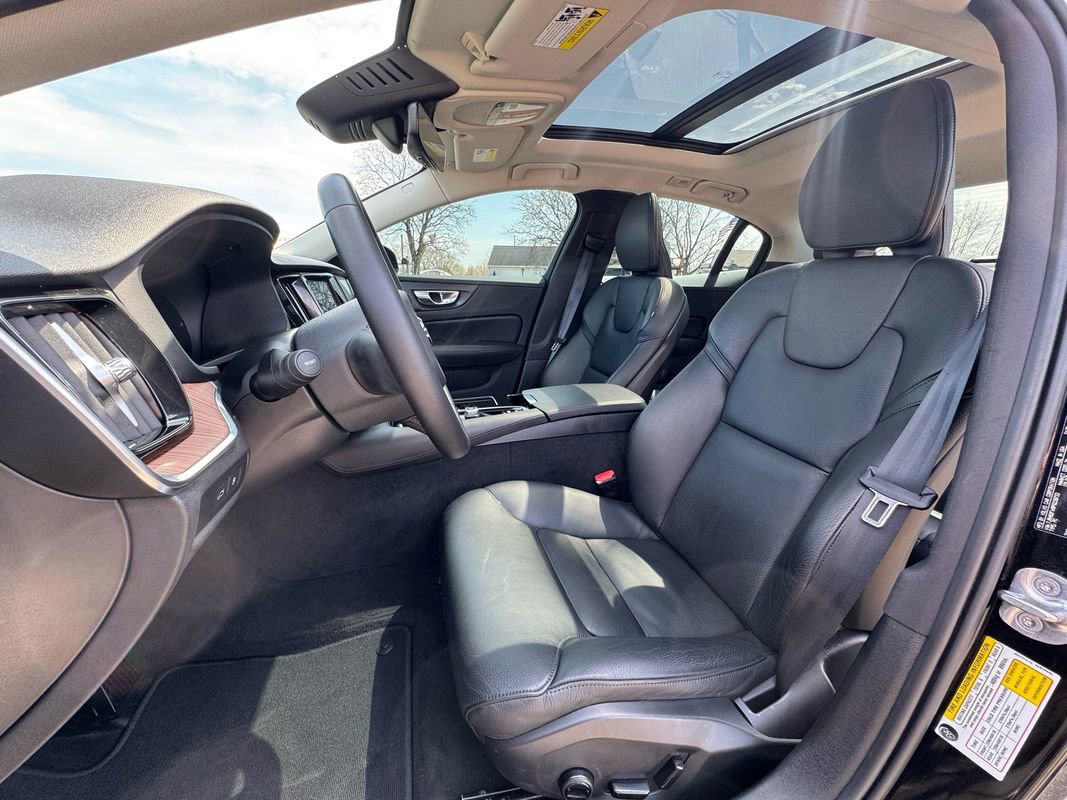 Used 2023 Volvo S60 T8 Plus image 21