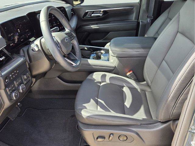 Used 2026 Chevrolet Suburban Z71 w/ Comfort Package AWD/4WD image 11