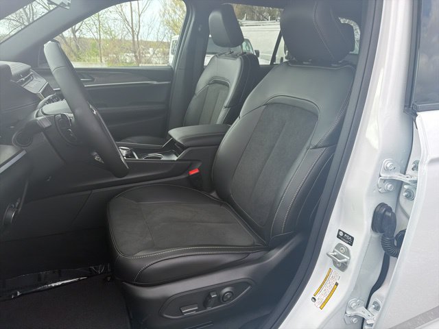 New 2026 Jeep Grand Cherokee Altitude AWD/4WD image 7