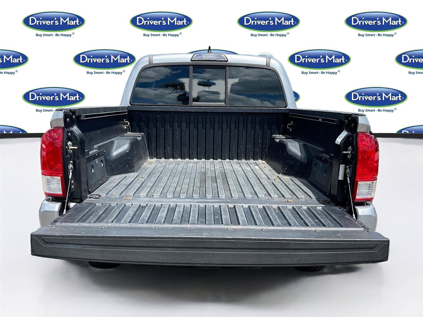 Used 2017 Toyota Tacoma SR RWD image 23