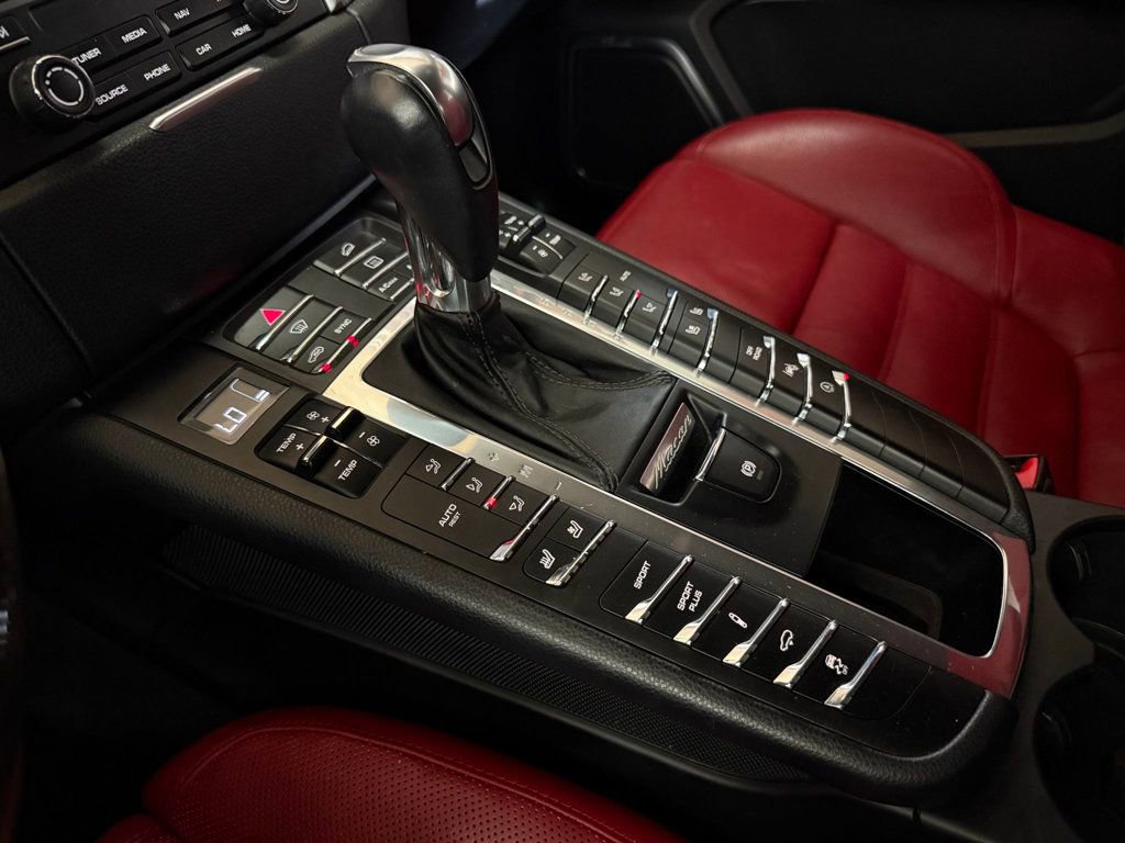 Used 2017 Porsche Macan Turbo image 61