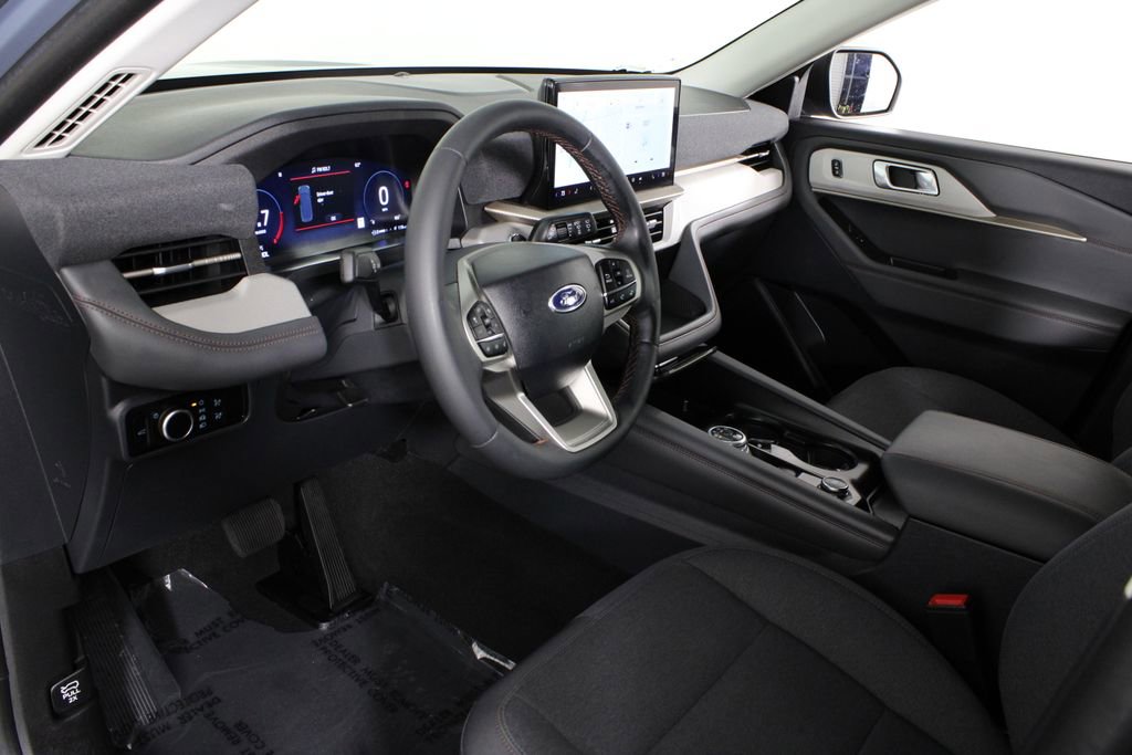 Used 2025 Ford Explorer Active image 16