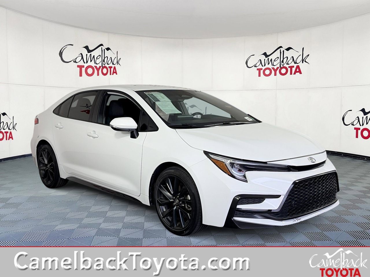Used 2024 Toyota Corolla SE FWD image 1