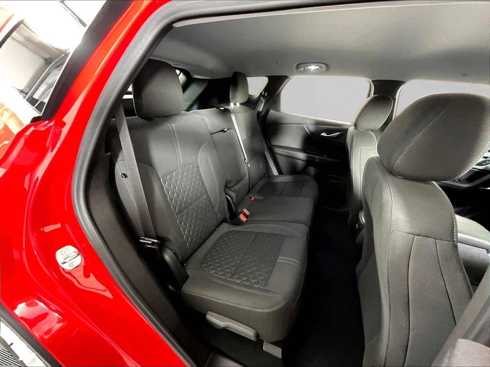 Used 2020 Chevrolet Blazer LT FWD image 25