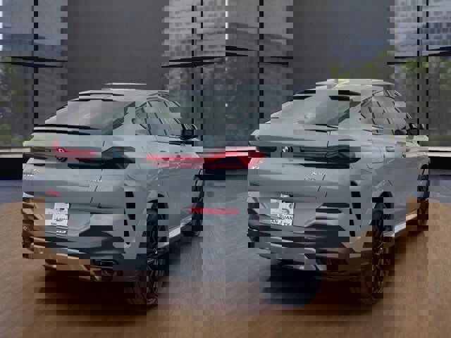 Used 2025 BMW X6 xDrive40i w/ Climate Comfort Package image 5