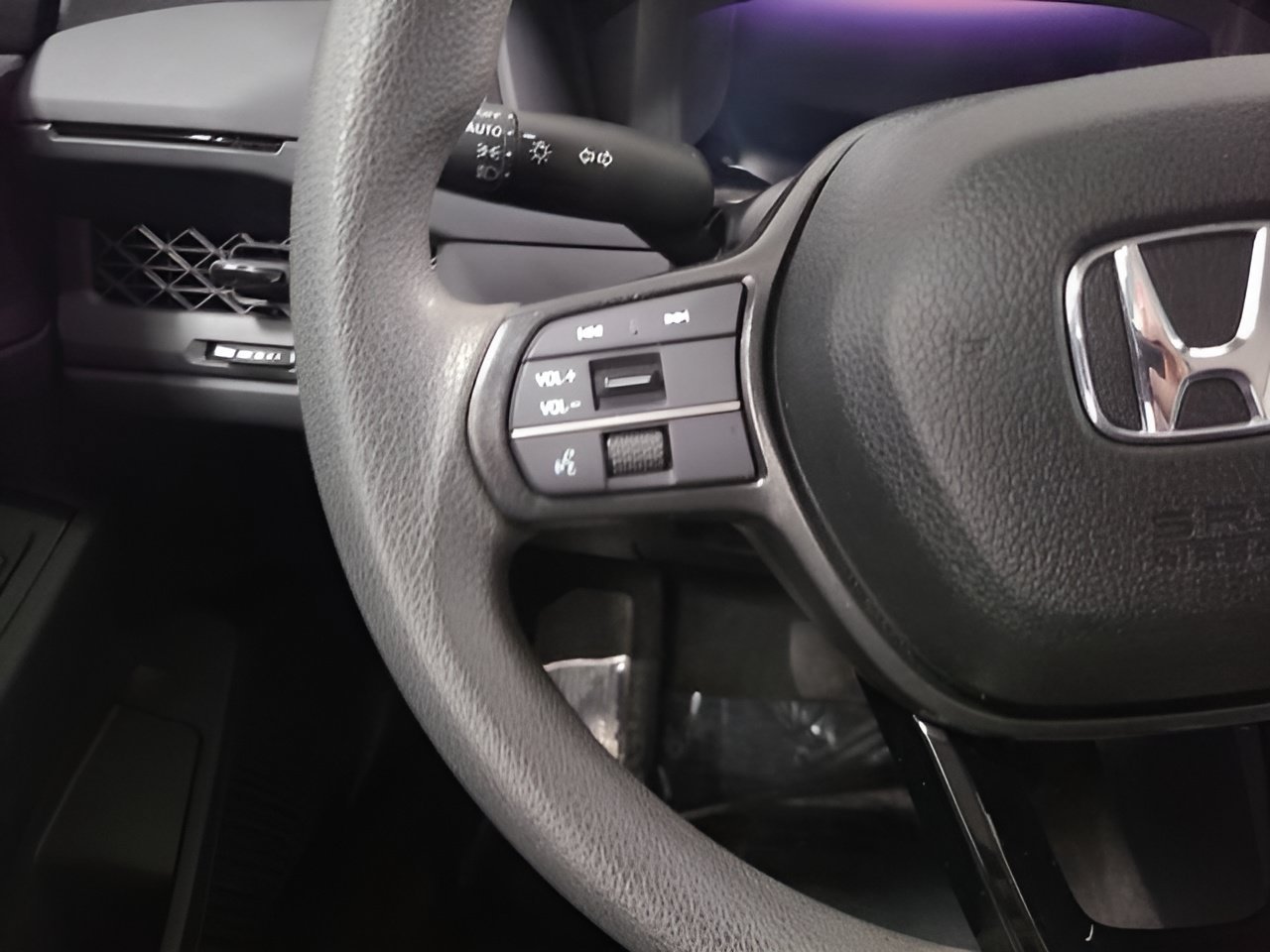 Used 2025 Honda Accord LX image 23