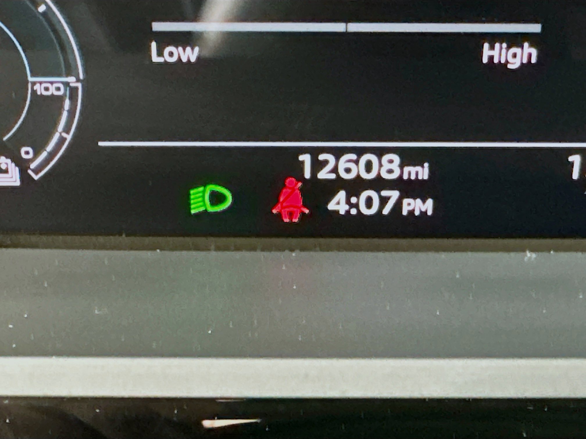 Used 2024 Audi Q8 e-tron Premium Plus w/ Premium Plus Package image 19