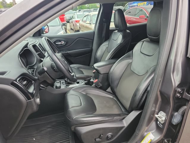 Used 2021 Jeep Cherokee Latitude Plus AWD/4WD image 5