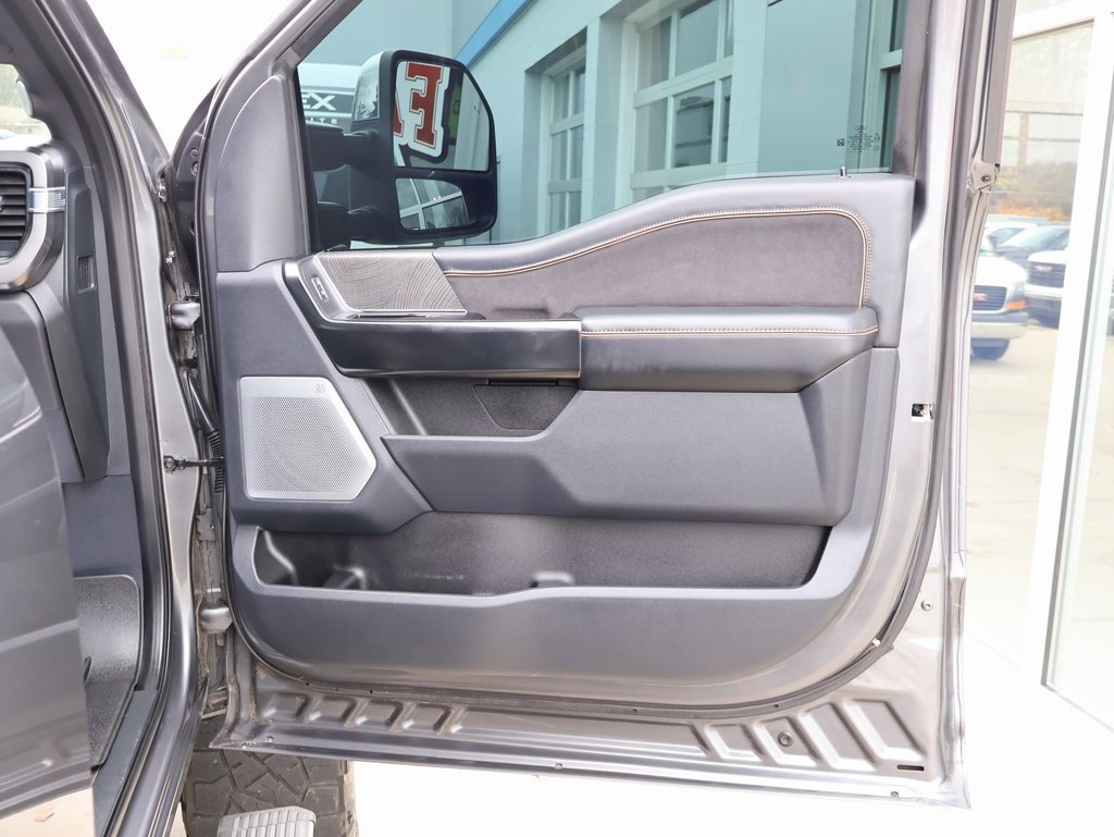 Used 2023 Ford F250 Platinum w/ FX4 Off-Road Package image 40