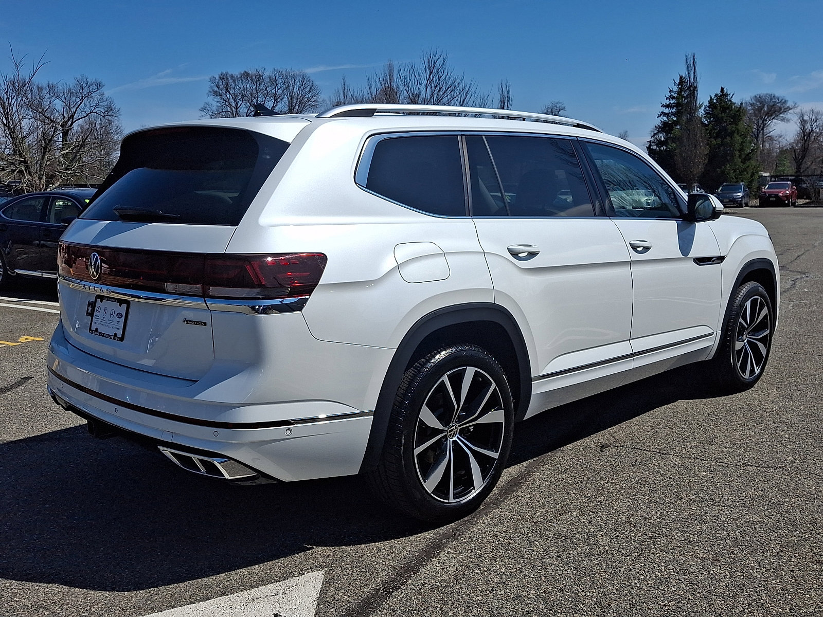 Used 2025 Volkswagen Atlas SEL Premium R-Line AWD/4WD image 6