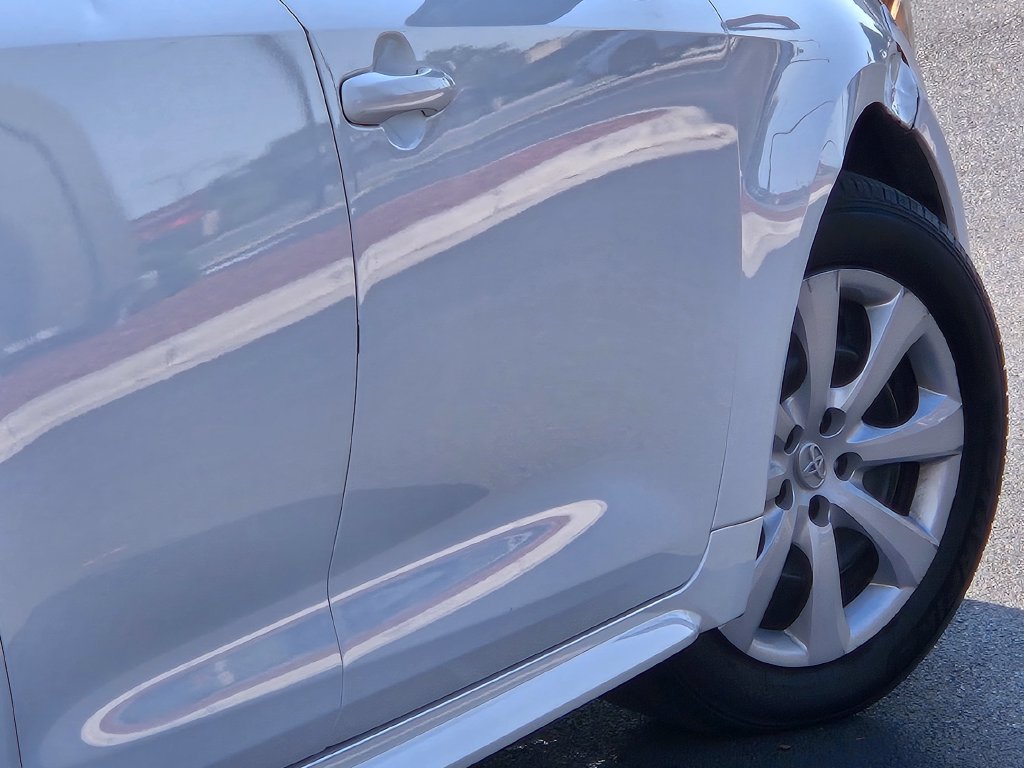 Used 2022 Toyota Corolla LE FWD image 14