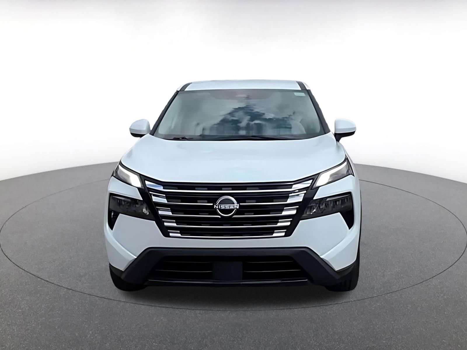 Used 2025 Nissan Rogue SV FWD image 4